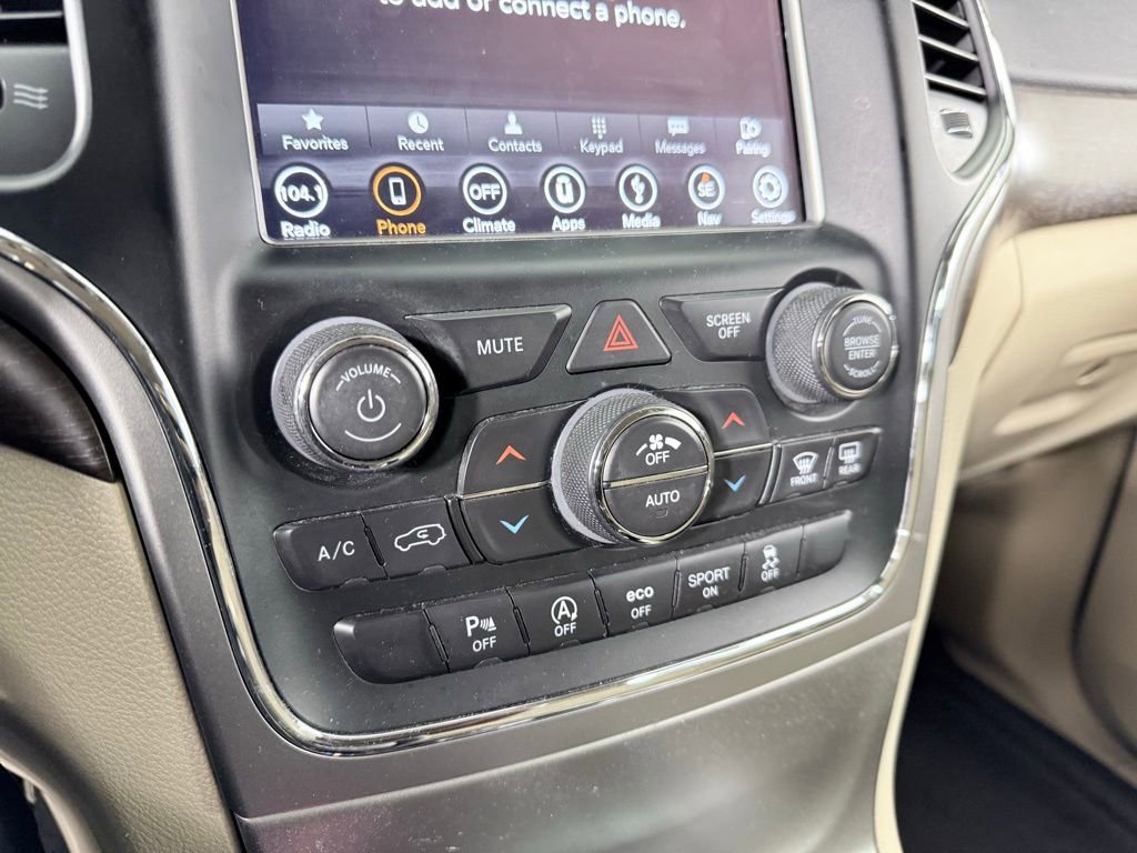 Used 2018 Jeep Grand Cherokee Laredo image 21