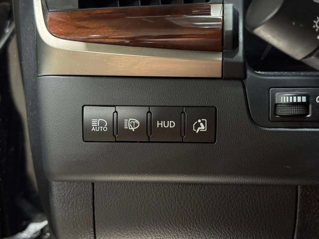 Used 2019 Lexus LX 570 4WD w/ Luxury Package image 21