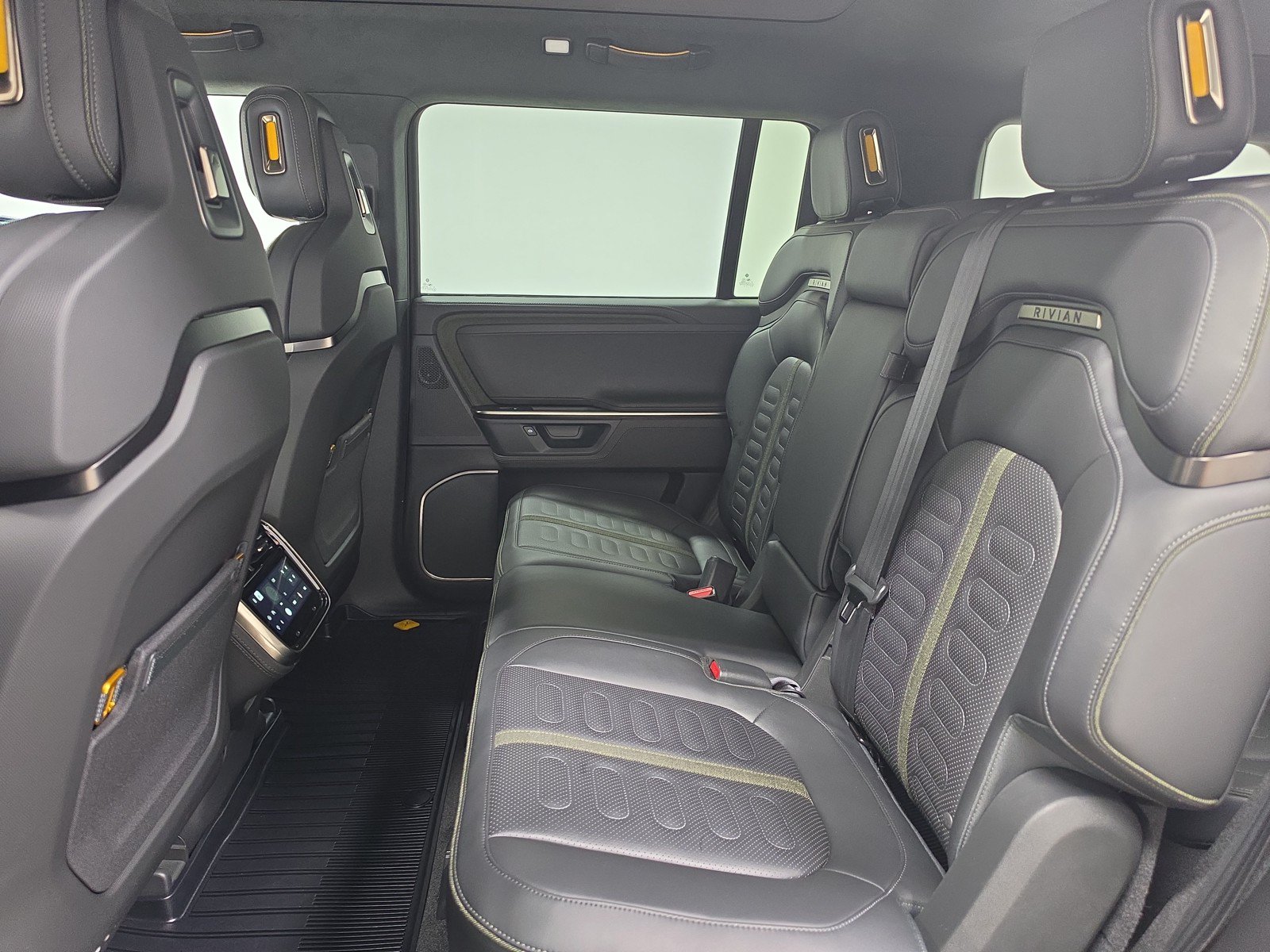 Used 2025 Rivian R1S Adventure AWD/4WD image 21