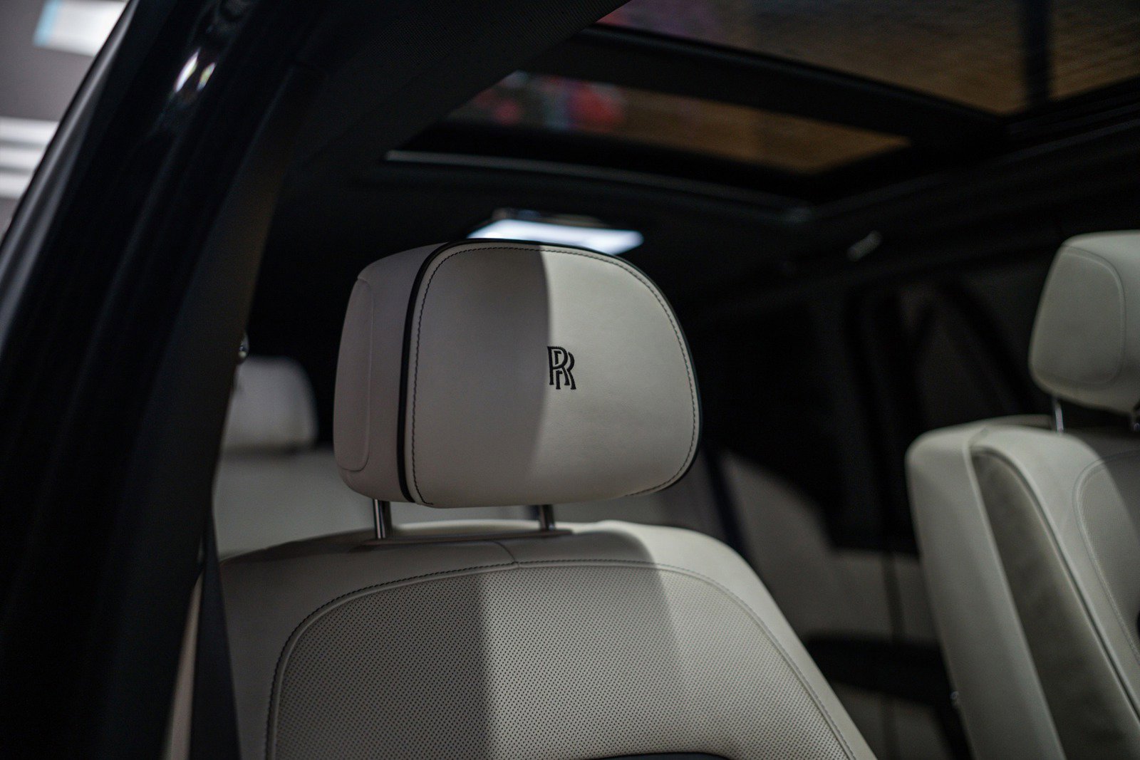 Used 2020 Rolls-Royce Cullinan image 10