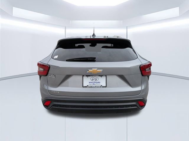 Used 2024 Chevrolet Trax LS w/ Driver Confidence Package image 5