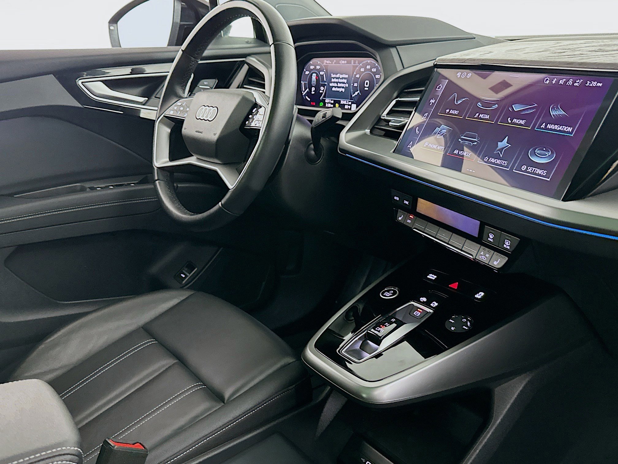 Used 2024 Audi Q4 e-tron Premium Plus w/ Premium Plus image 29