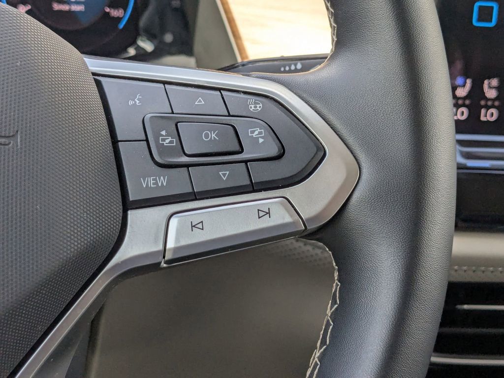 Used 2025 Volkswagen Atlas SE FWD image 17