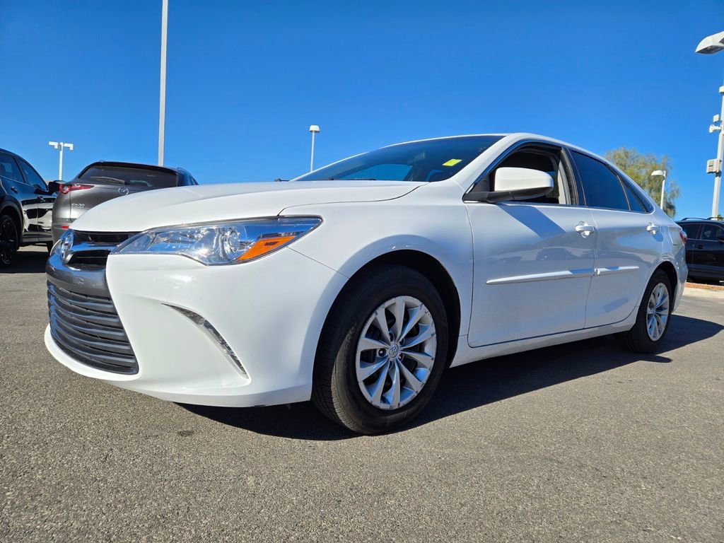 Used 2017 Toyota Camry LE image 2
