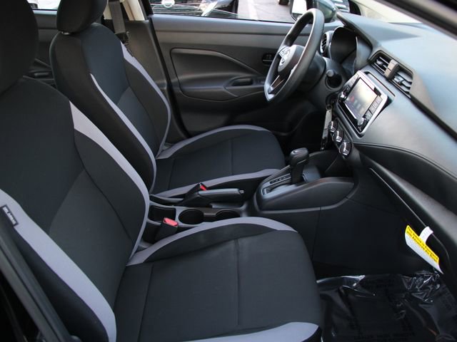 Used 2025 Nissan Versa S w/ S Plus Package image 32