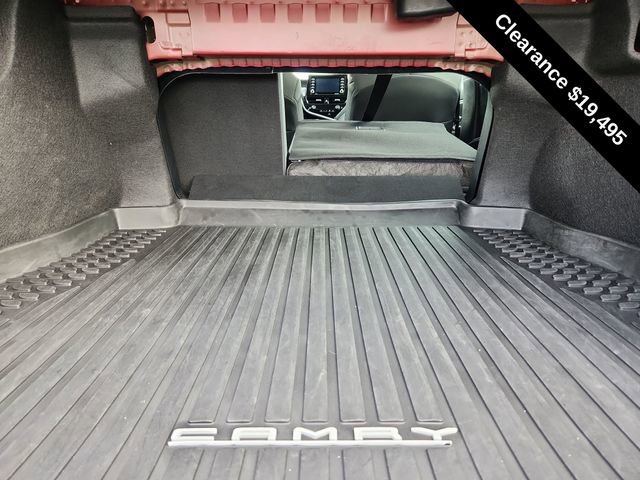 Used 2022 Toyota Camry LE image 27