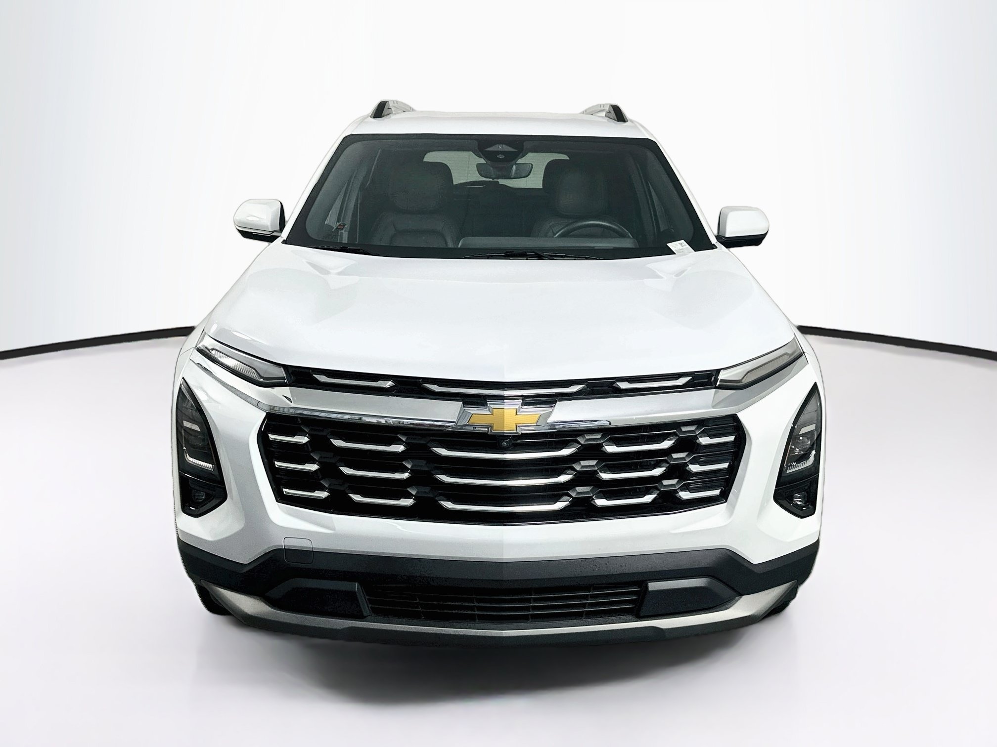 Used 2025 Chevrolet Equinox LT w/ Convenience Package II FWD image 2