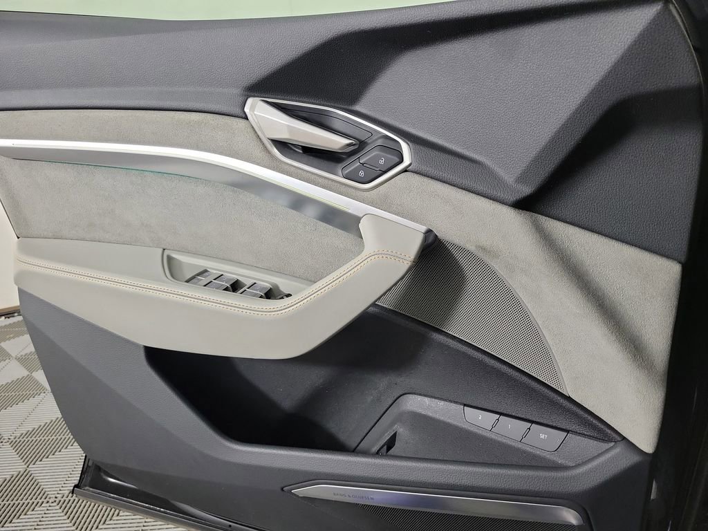 Used 2024 Audi Q8 e-tron Prestige w/ Prestige Package image 22