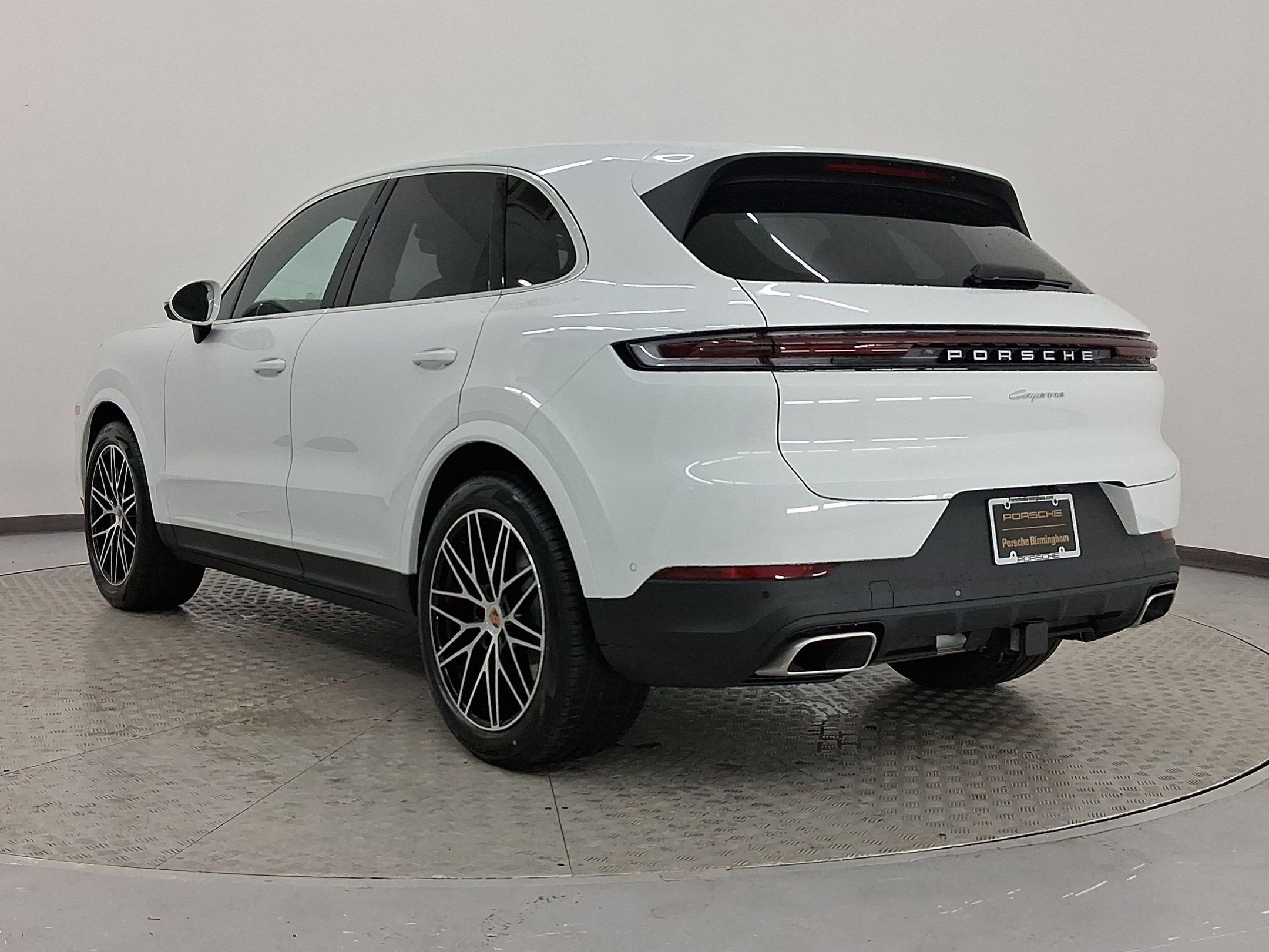New 2026 Porsche Cayenne AWD/4WD image 3
