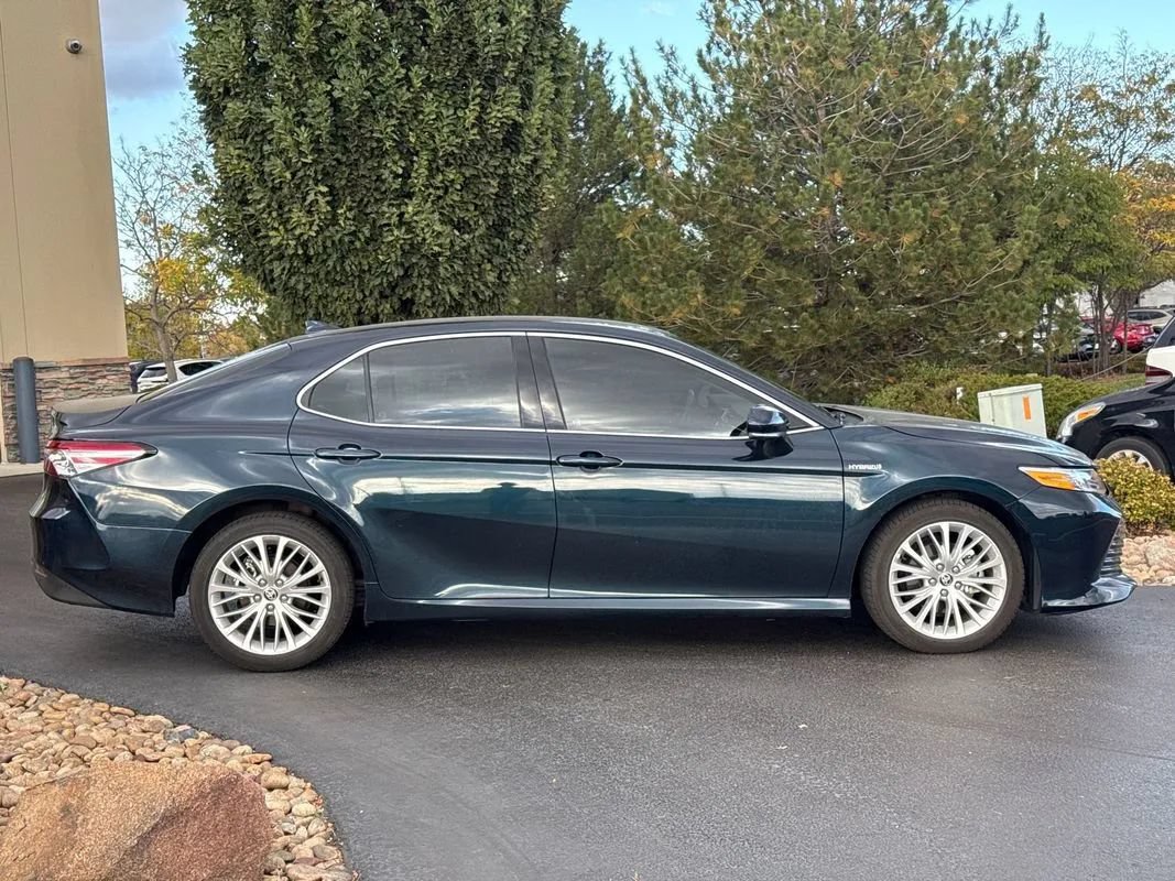 Used 2020 Toyota Camry XLE FWD image 40