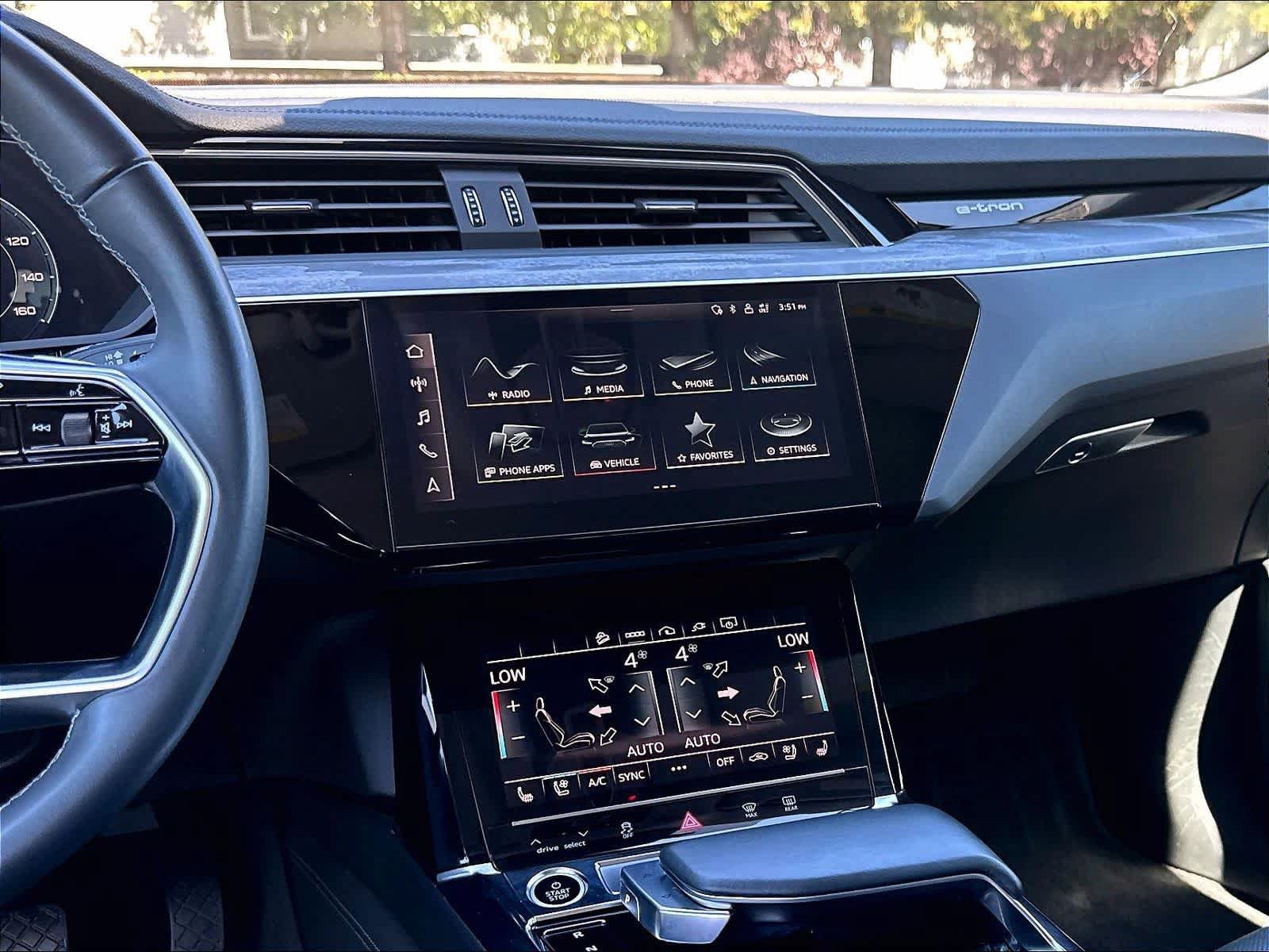 Used 2023 Audi e-tron Premium Plus w/ Premium Plus Package AWD/4WD image 9