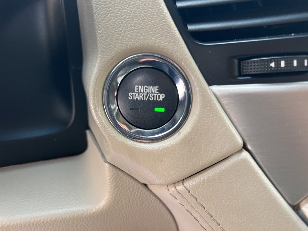 Used 2019 GMC Yukon Denali w/ Denali Ultimate Package image 18