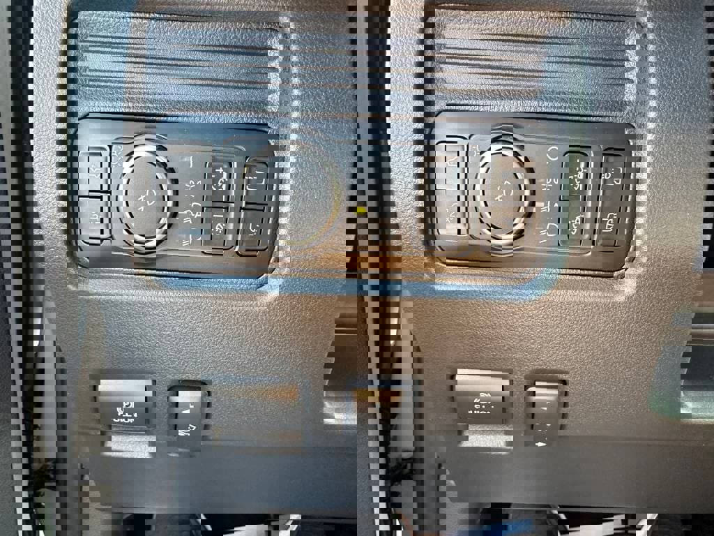 New 2025 Ford F350 Lariat w/ Lariat Ultimate Package image 16