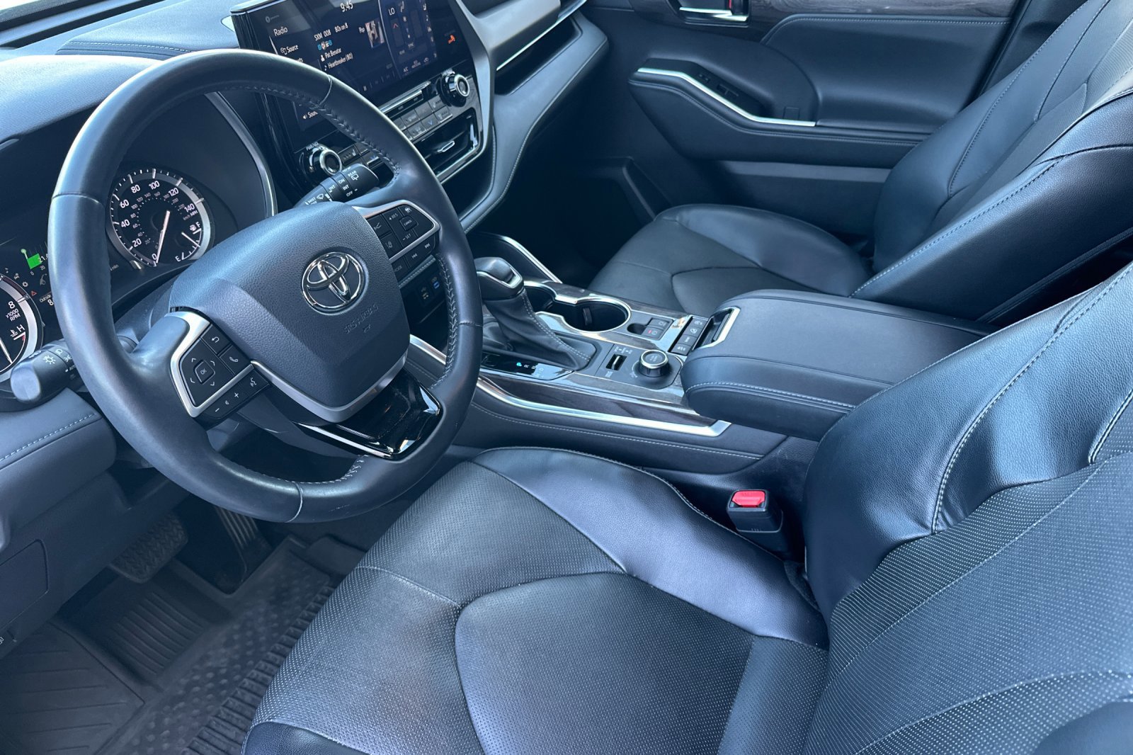 Used 2022 Toyota Highlander Limited AWD/4WD image 9