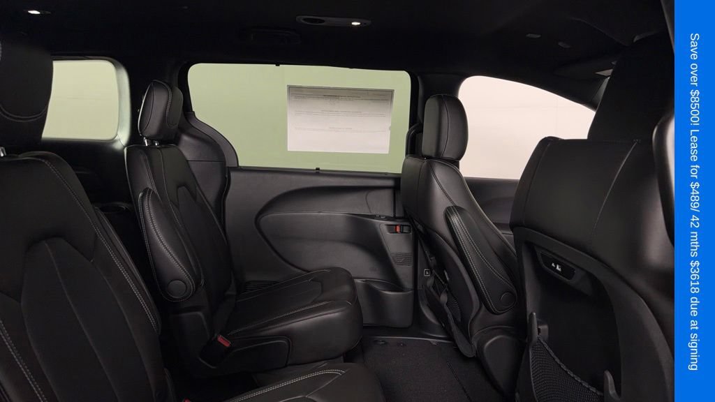 New 2027 Chrysler Pacifica Select FWD image 28