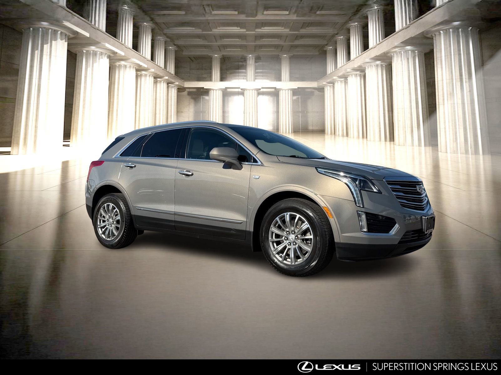 Used 2018 Cadillac XT5 Luxury w/ Driver Awareness Package image 2