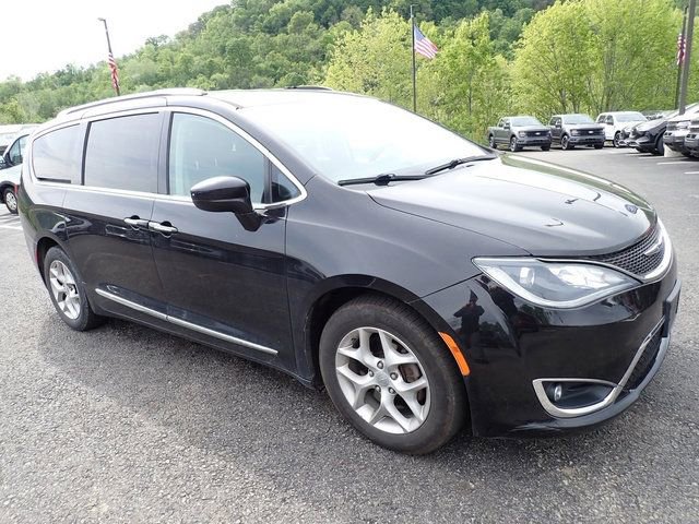 Used 2018 Chrysler Pacifica Touring-L Plus w/ Tire & Wheel Group FWD image 8