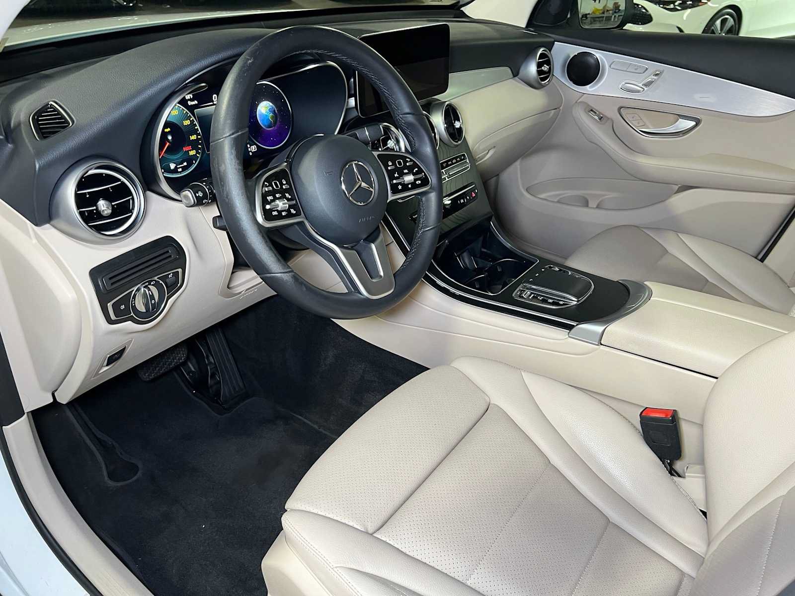 Used 2022 Mercedes-Benz GLC 300 4MATIC image 25