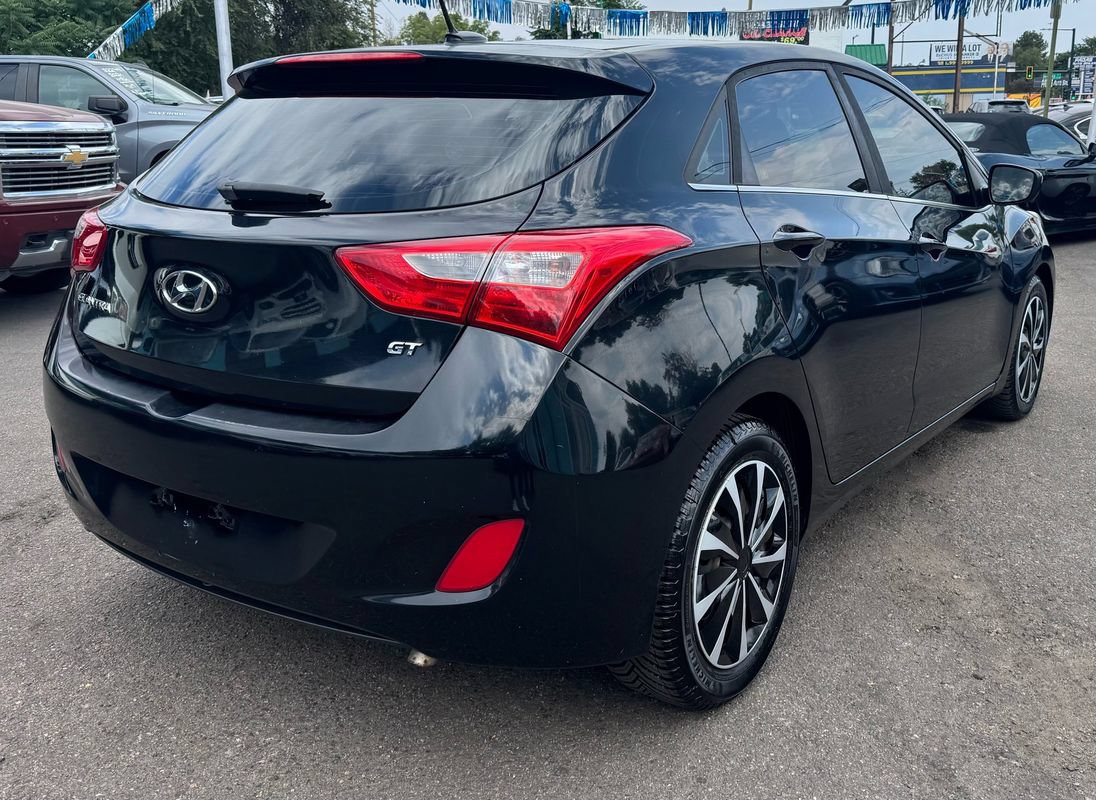Used 2017 Hyundai Elantra GT FWD image 3