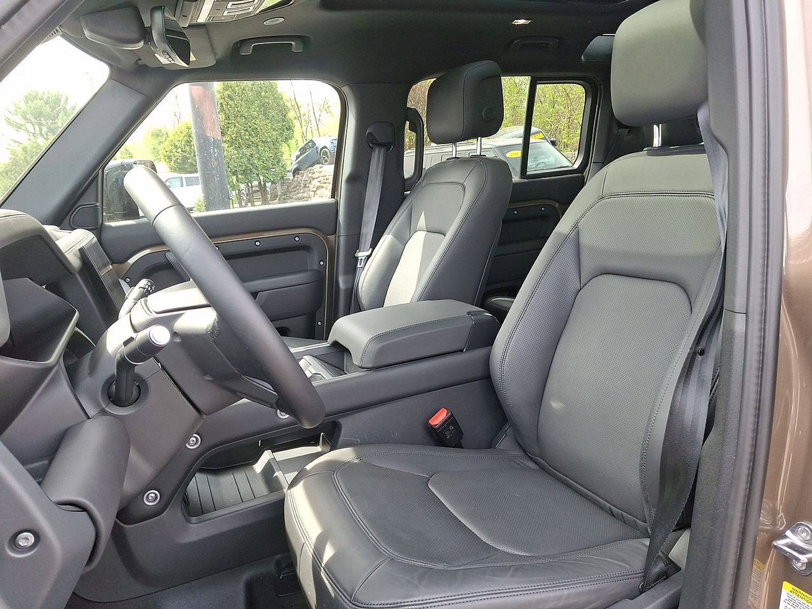 Certified 2025 Land Rover Defender 110 S AWD/4WD image 17