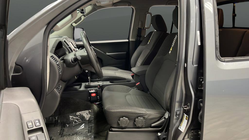Used 2016 Nissan Frontier PRO-4X image 9