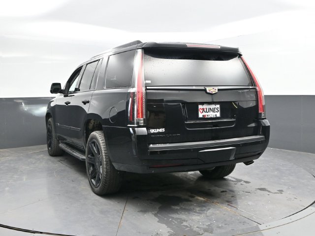 Used 2017 Cadillac Escalade Luxury AWD/4WD image 11