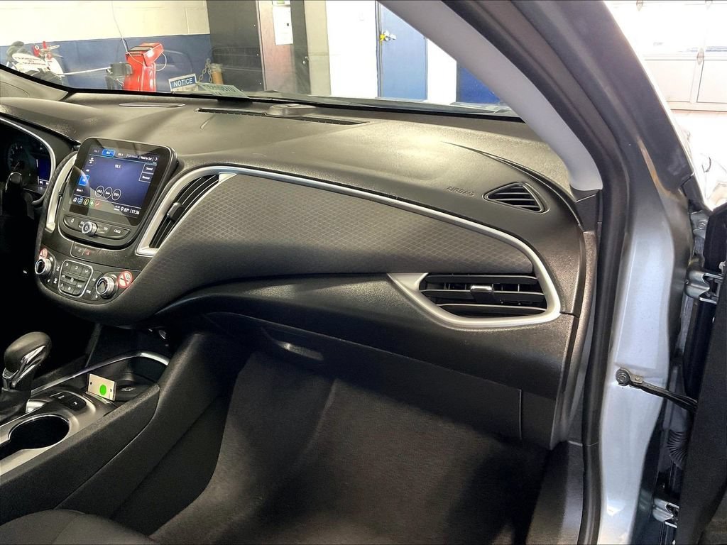 Used 2024 Chevrolet Malibu LT FWD image 13