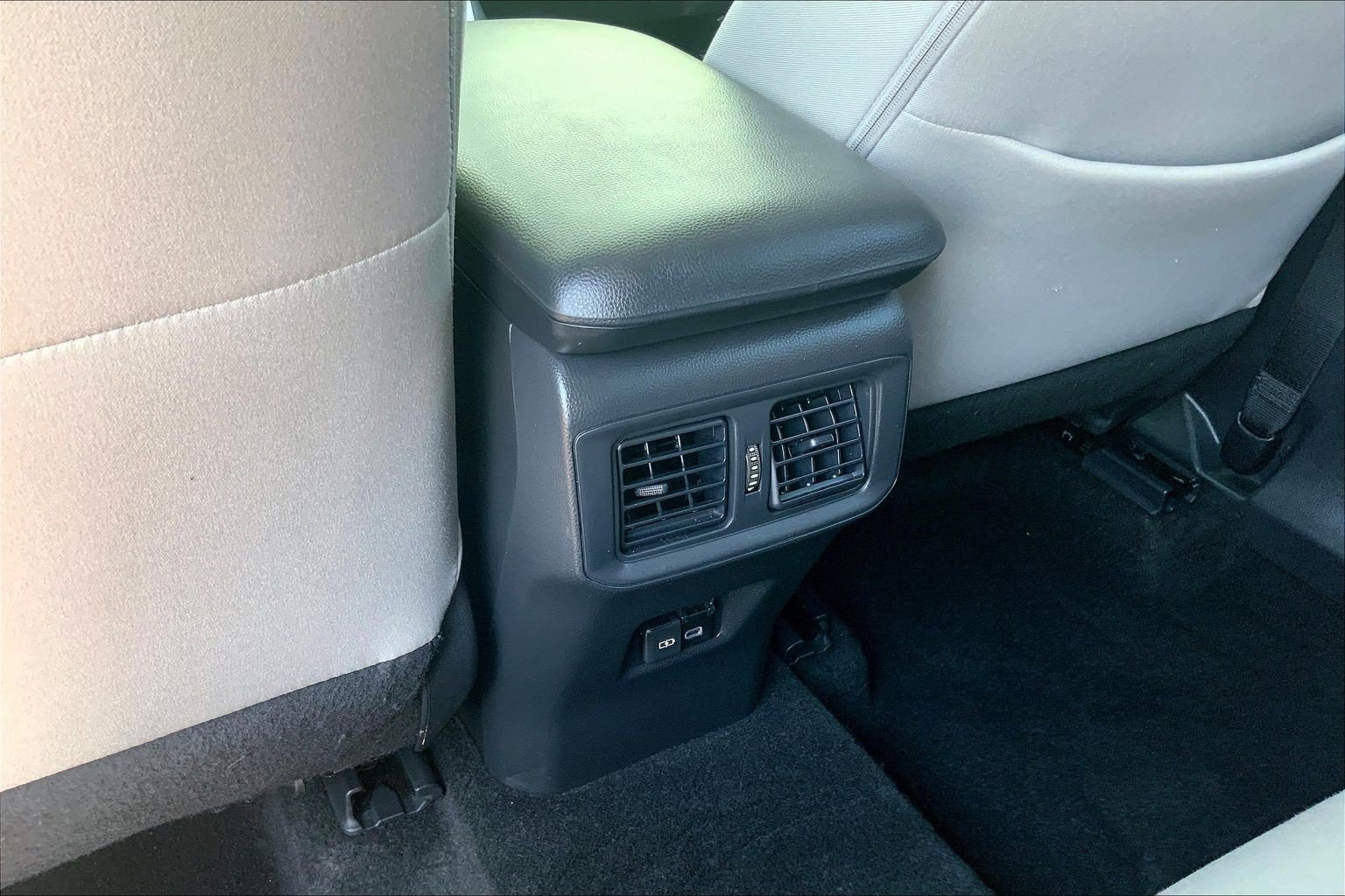 Used 2023 Toyota RAV4 XLE w/ XLE Grade Weather Package AWD/4WD image 40
