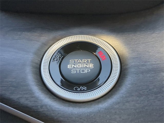 New 2025 Jeep Grand Cherokee L Limited w/ Luxury Tech Group II image 28