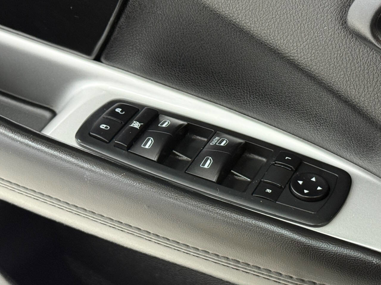 Used 2020 Dodge Journey SE w/ SE Popular Equipment Group FWD image 54