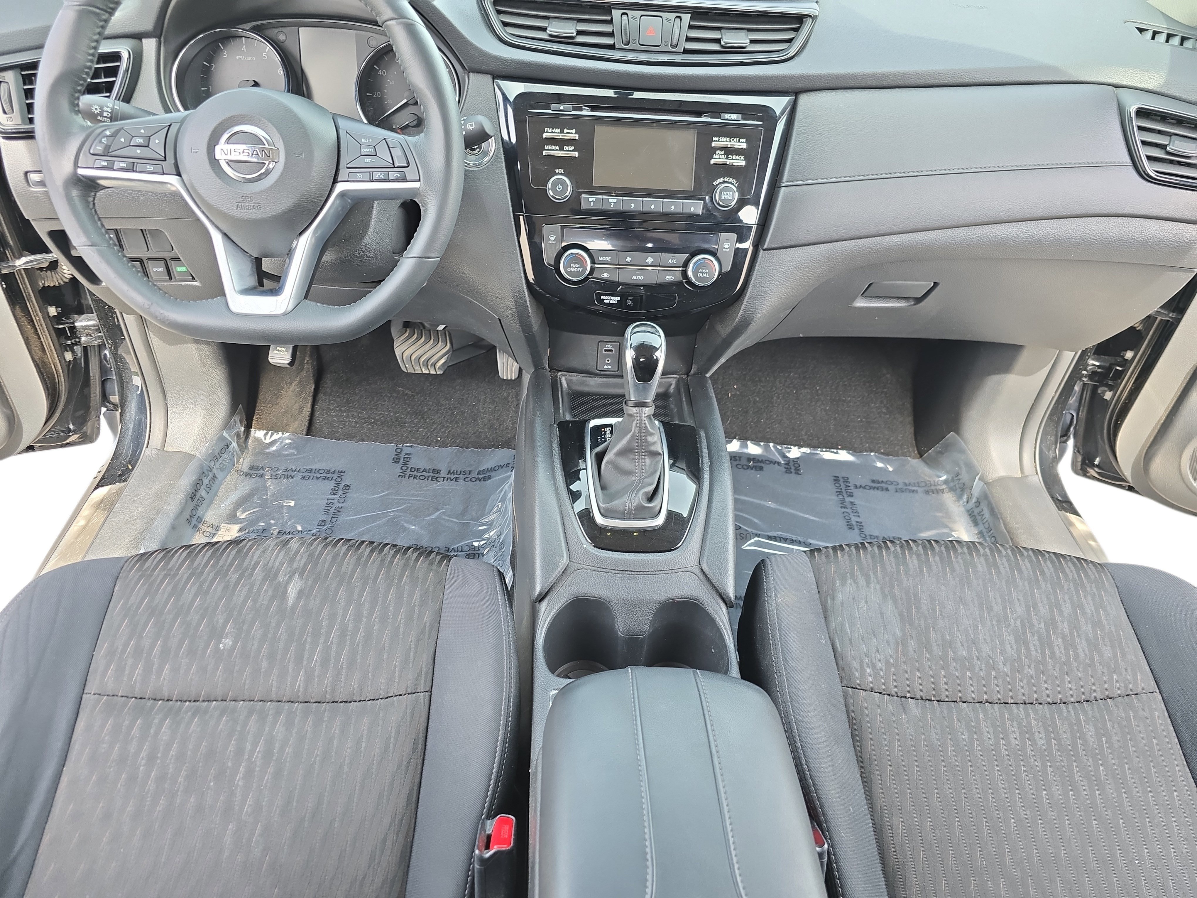 Used 2017 Nissan Rogue SV w/ Midnight Edition image 9