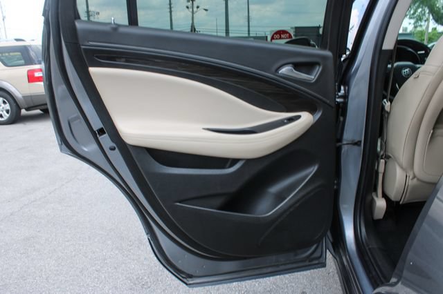 Used 2019 Buick Envision Premium w/ Driver Confidence Package AWD/4WD image 27