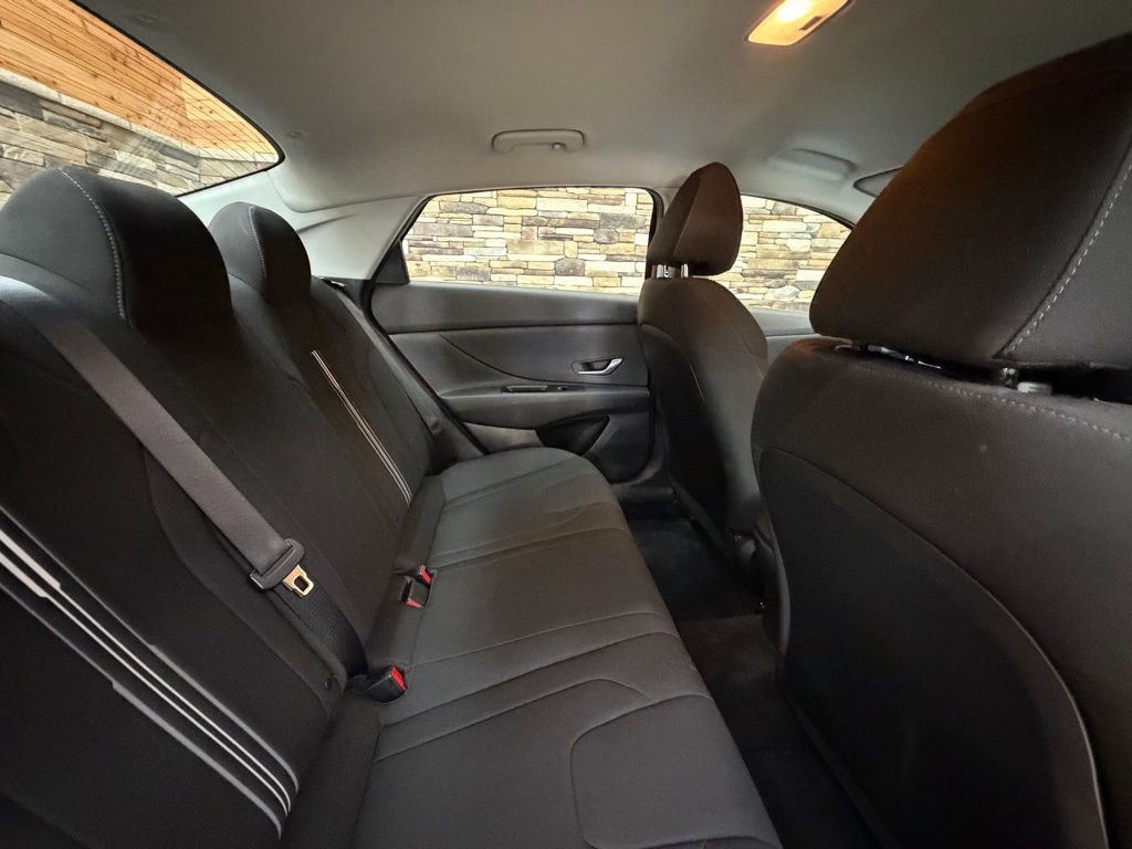 Used 2023 Hyundai Elantra SEL w/ Preferred Accessory Package image 28