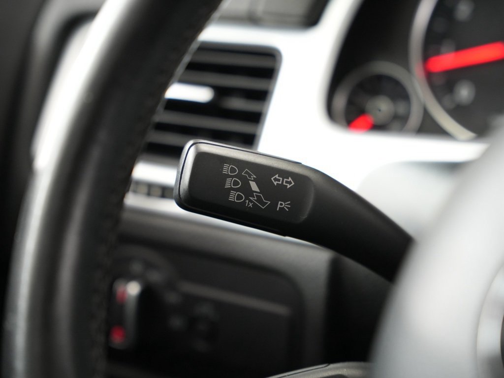 Used 2013 Volkswagen Touareg VR6 image 14