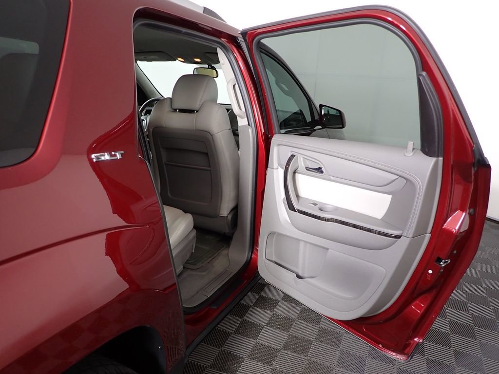 Used 2015 GMC Acadia SLT image 33