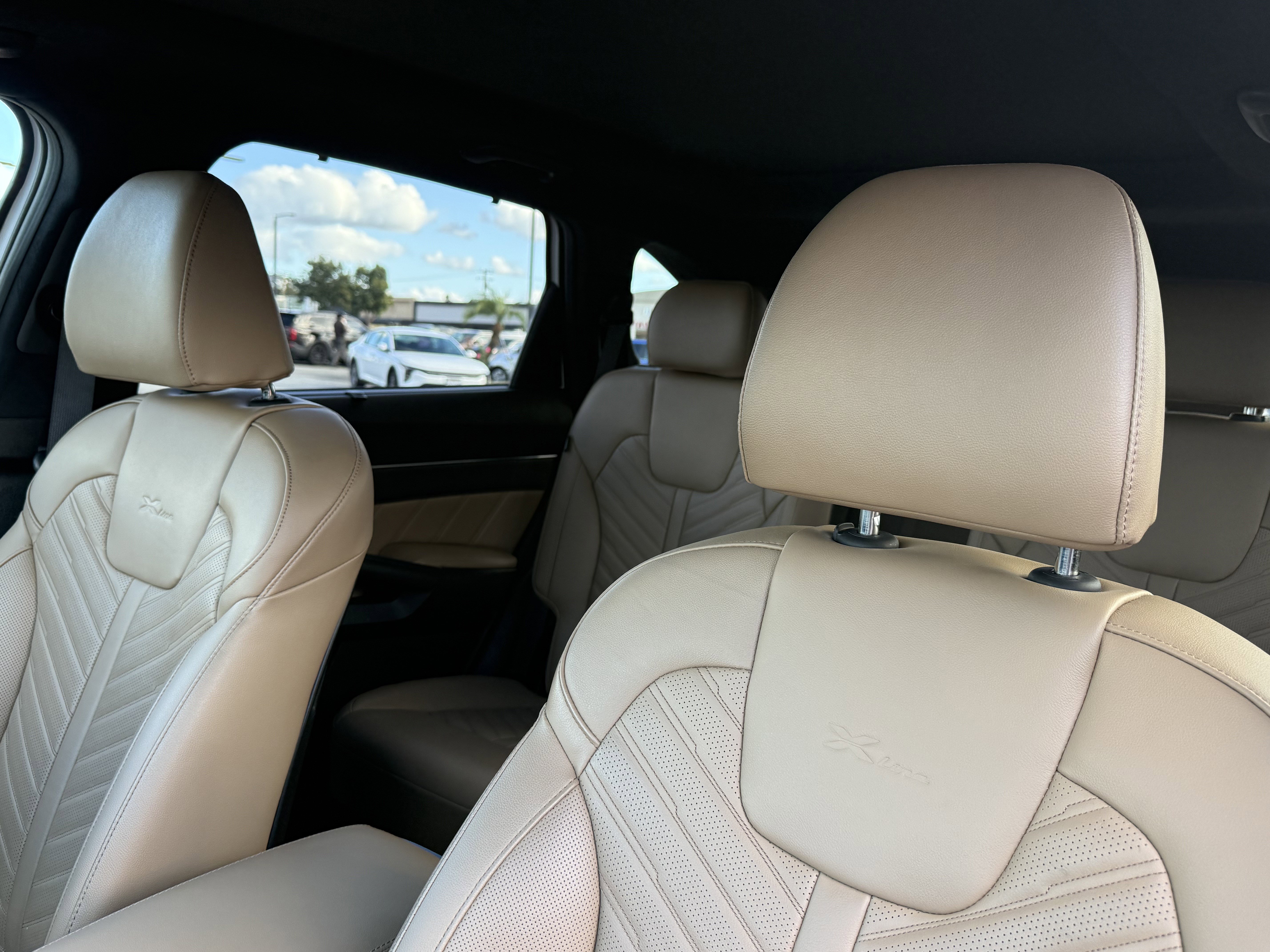 Certified 2024 Kia Sorento SX Prestige w/ Olive Brown Leather Package image 16