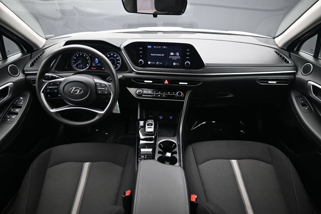 Certified 2022 Hyundai Sonata SE w/ Cargo Package FWD image 13