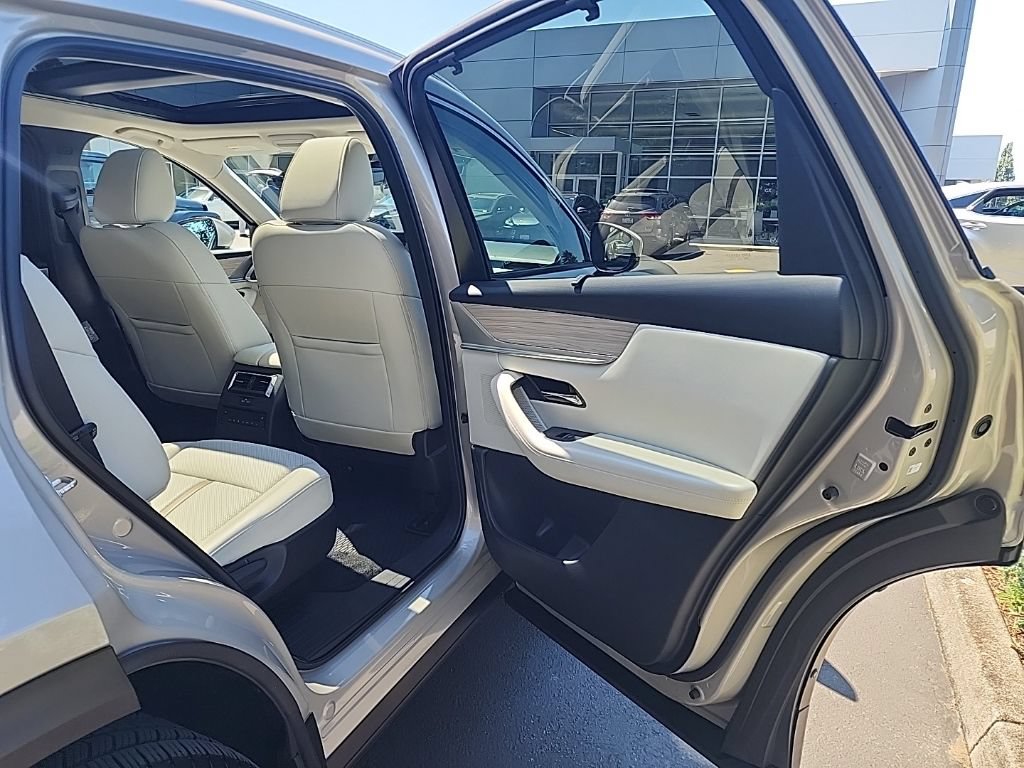 Used 2024 MAZDA CX-90 Plug-In Hybrid w/ Premium Plus AWD/4WD image 17