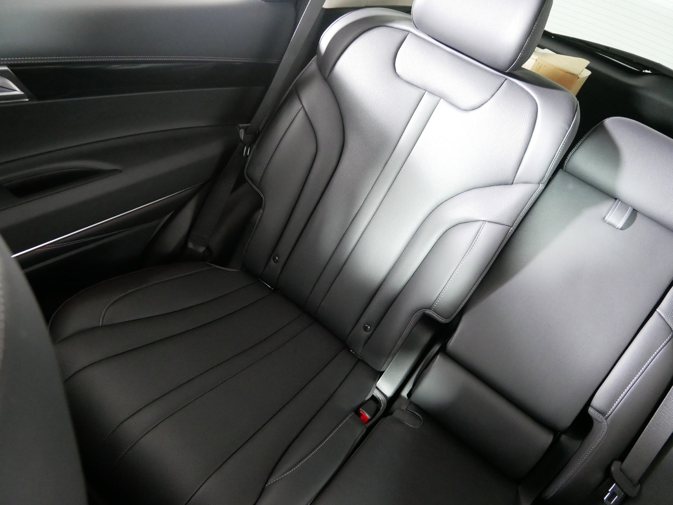 Used 2025 Genesis GV80 2.5T Standard image 12