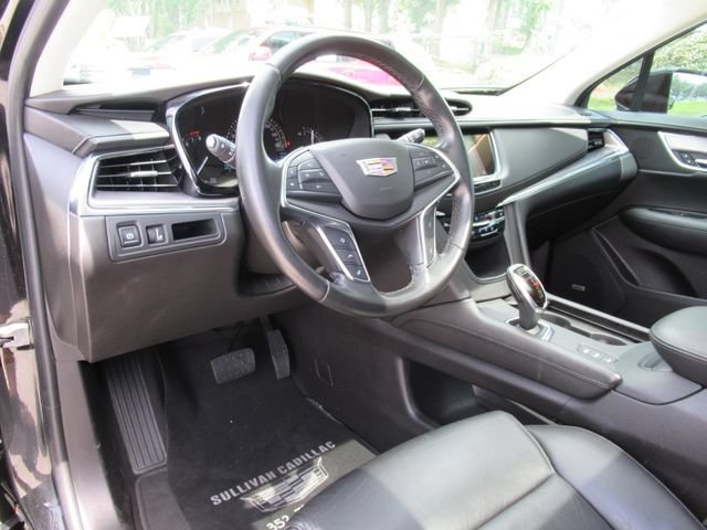 Used 2018 Cadillac XT5 Luxury w/ Driver Awareness Package AWD/4WD image 17