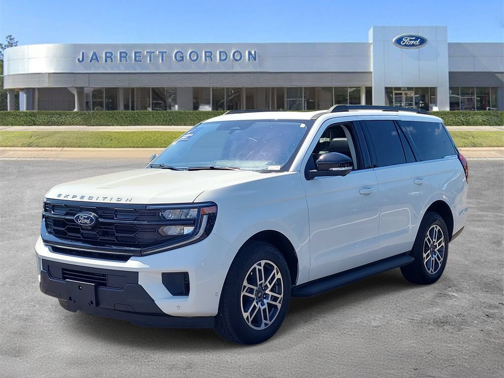 Used 2025 Ford Expedition Active AWD/4WD image 2