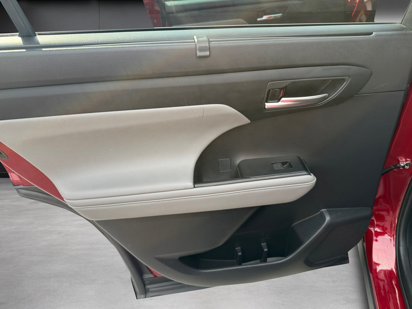 Used 2021 Toyota Highlander XLE FWD image 20