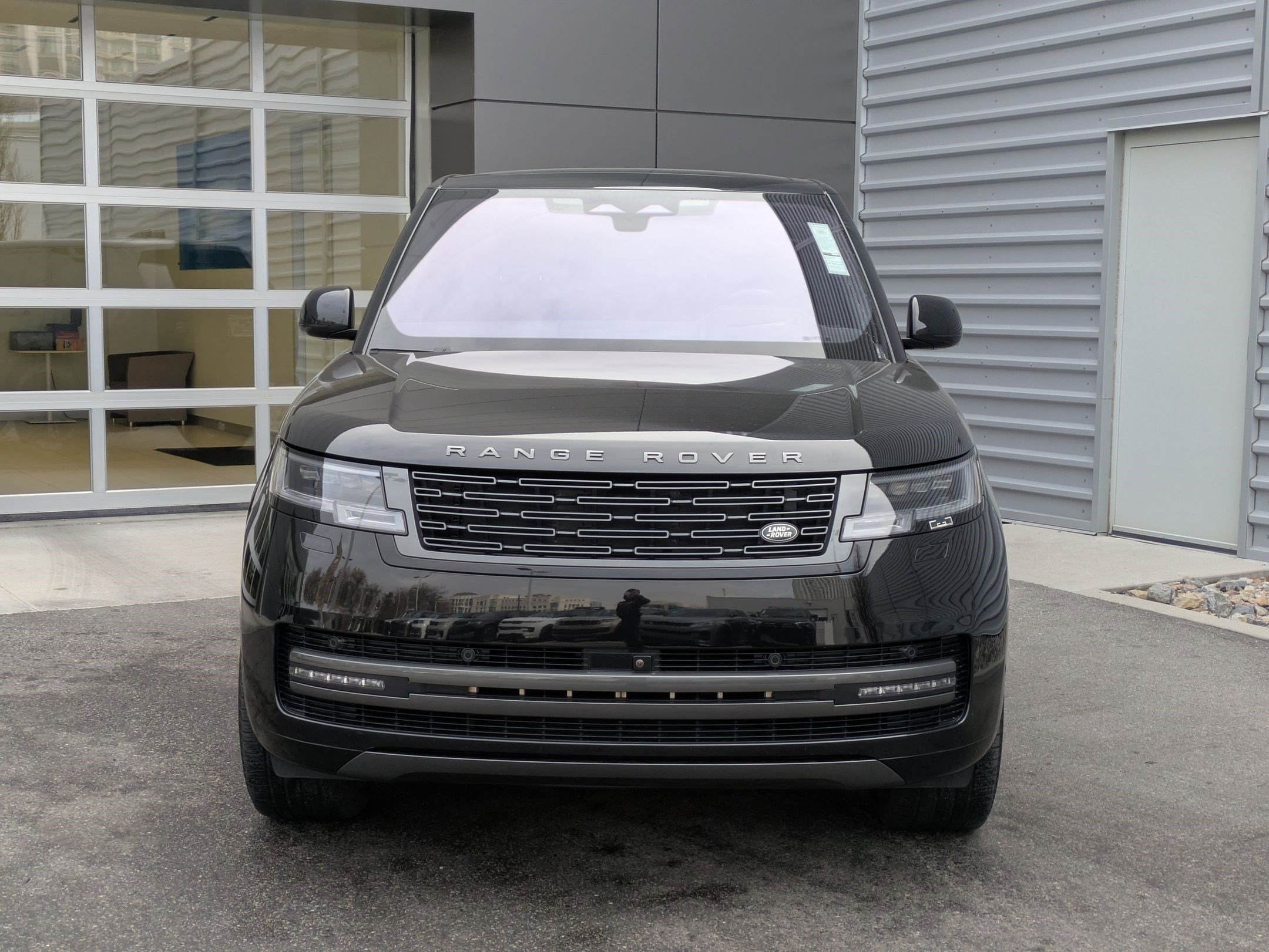 Used 2023 Land Rover Range Rover SE image 11
