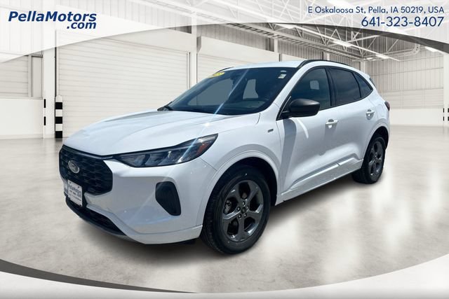 Used 2023 Ford Escape ST-Line w/ Tech Pack #1 AWD/4WD image 8