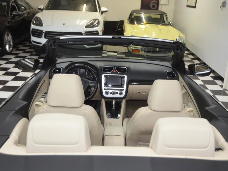 Used 2014 Volkswagen Eos Executive image 22