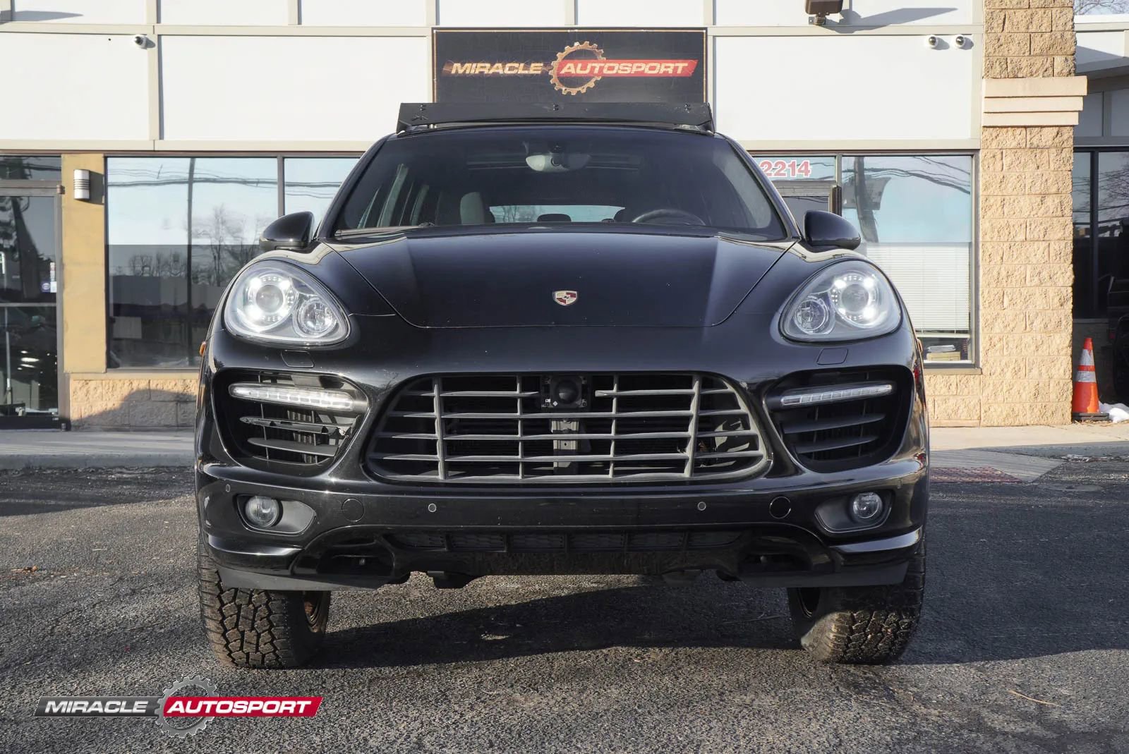 Used 2014 Porsche Cayenne Turbo image 2