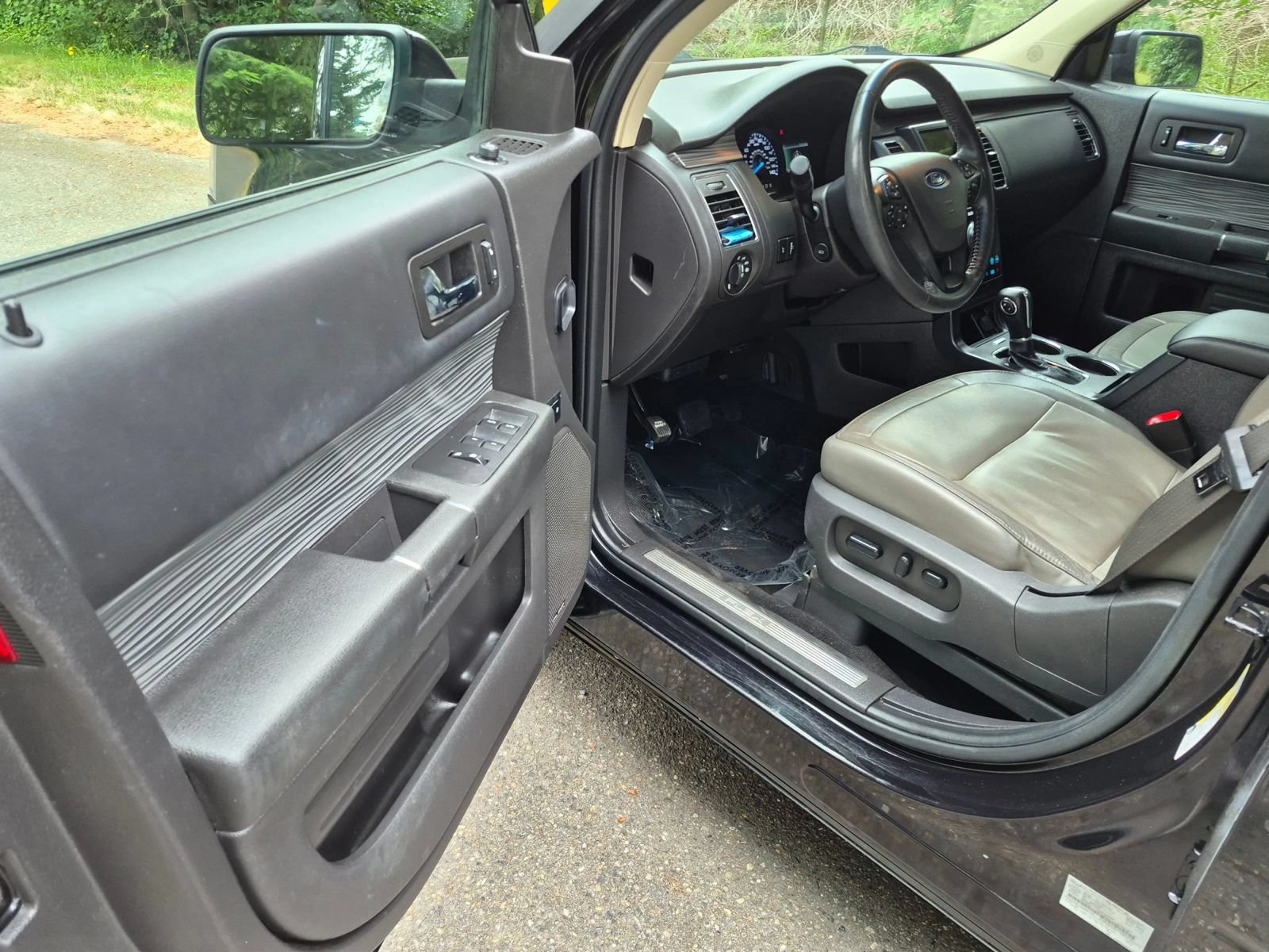 Used 2019 Ford Flex Limited w/ Limited Appearance Package AWD/4WD image 21