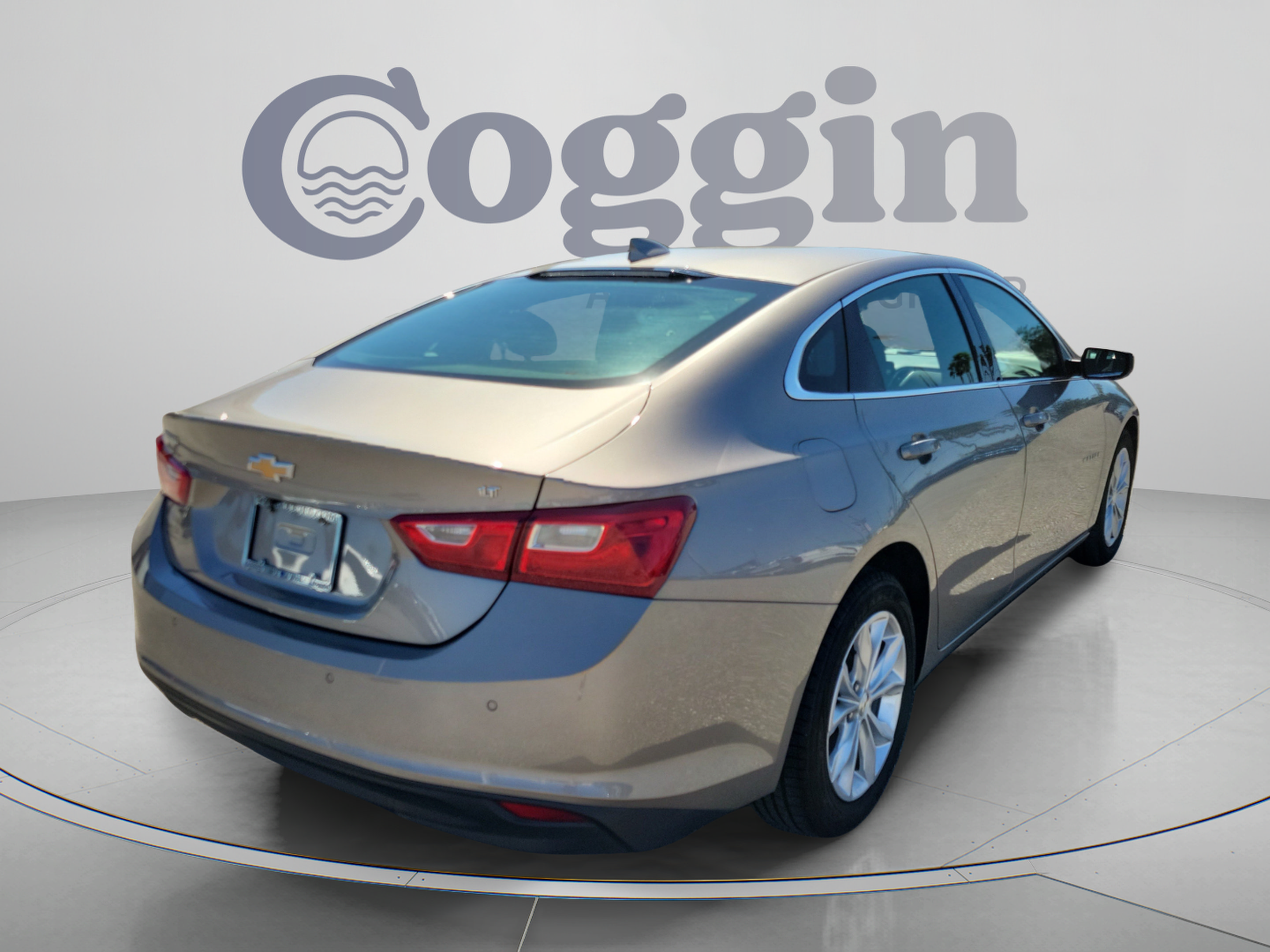 Used 2025 Chevrolet Malibu LT FWD image 3