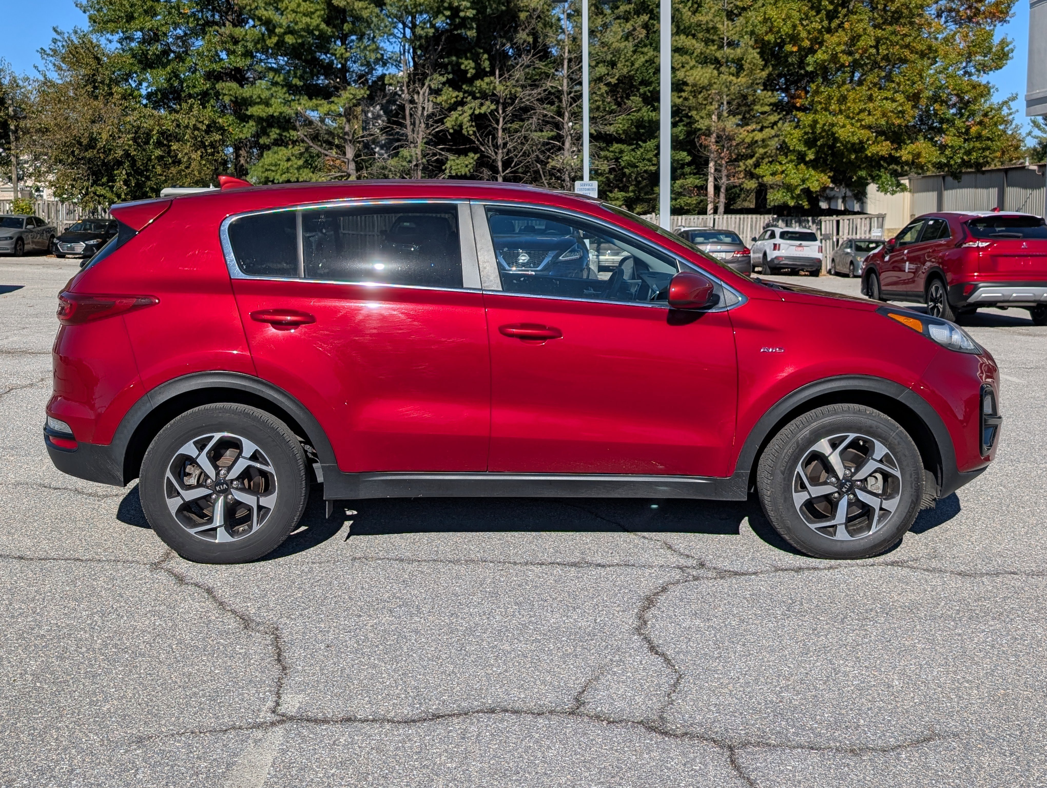 Used 2021 Kia Sportage LX image 2