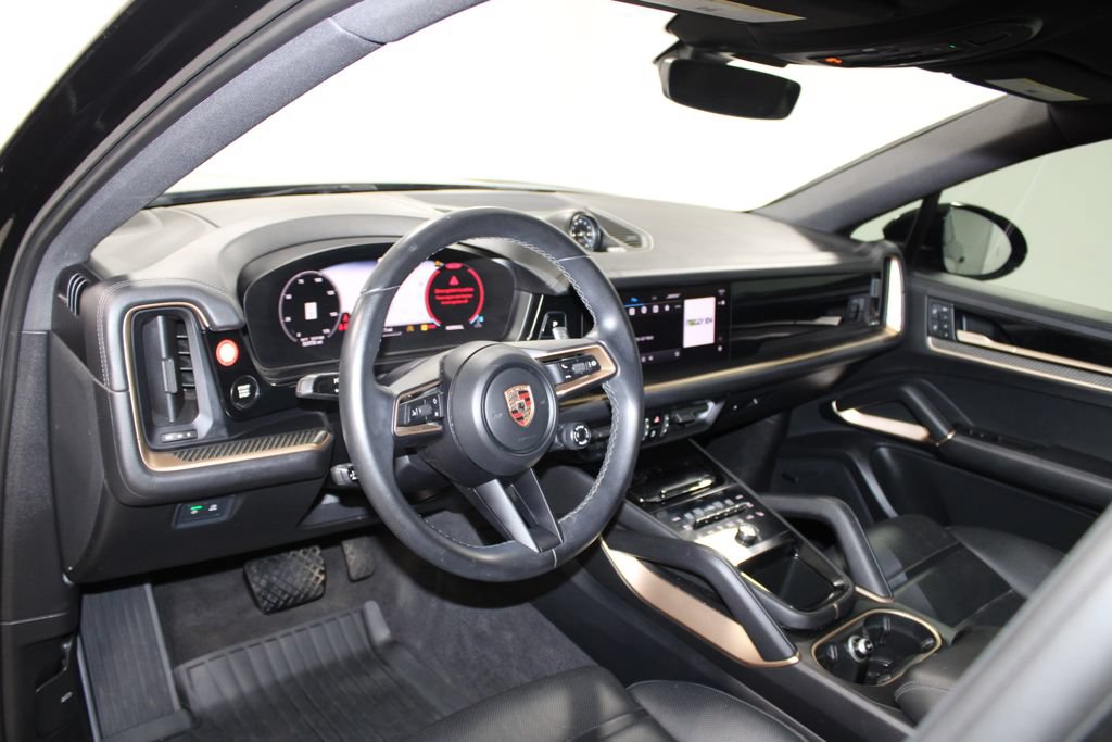 Used 2024 Porsche Cayenne Coupe AWD/4WD image 22